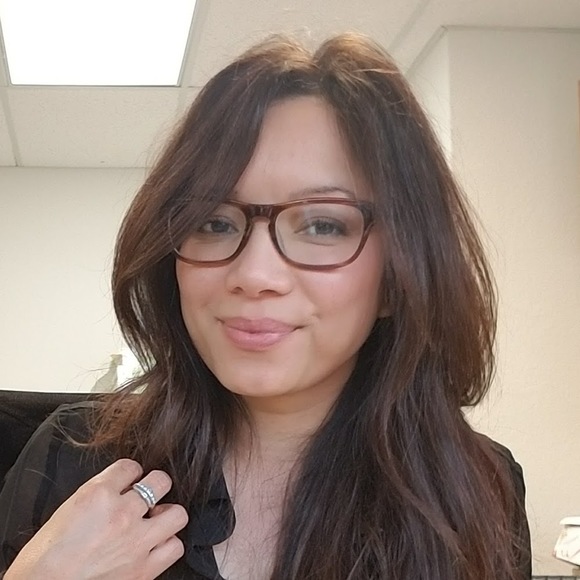 Meet your Posher, Gloria - Picture 1 of 1